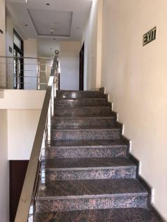 Hotel Red Sapphire - Harthala - 3