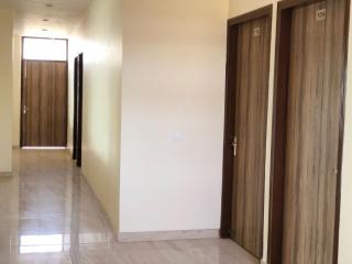 Hotel Red Sapphire - Harthala - 2