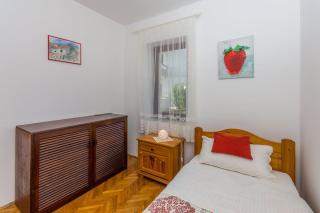 Apartment Domijan by El-pi tours - Njivice - 1