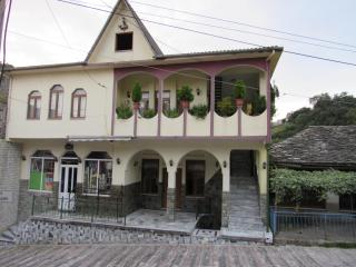 Guest House Urat - Gjirokastër - 9