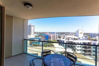 Beachfront Mooloolaba Apartment- 7th Floor in the Landmark Resort - 8