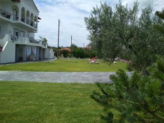 Zephyros Family Apartments 1 - Ormos Panagias - 2