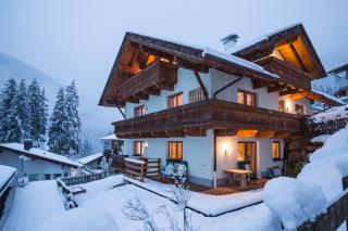 Alpenkönig Lodge Stubaital Stilvolle Apartments im alpinen Design - 1