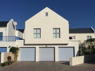 PERFECT 10 - 10 to 13 Sleeper Luxury Holiday Home Breakage Deposit of R2500 per Weekend Lease - Langebaan - 7