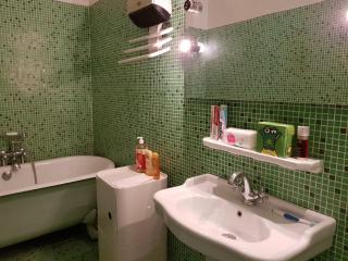 Vintage Vieux-Port Apartment - 3