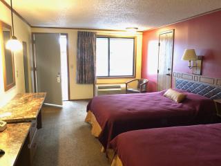 Arbor Inn of Historic Marshall - 1