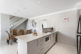 Aura Apartments Unit 13 59 Shoal Bay Road - 3