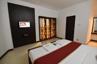 Lake View Hotel - Madurai - 0
