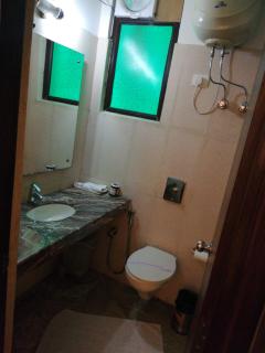 Inn Tawang Near B L Kapoor Hospital A Well Hygiene Hotel - New Delhi - 4