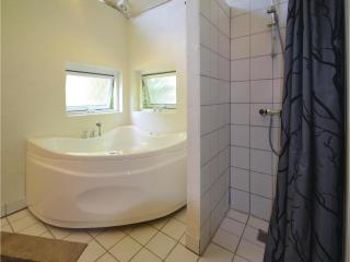 Three-Bedroom Holiday Home In Grenaa - Brøndstrup - 2