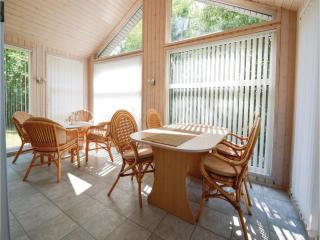Two-Bedroom Holiday Home In Tarm - Tarm - 9