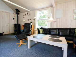 Two-Bedroom Holiday Home In Tarm - Tarm - 4