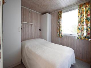 Two-Bedroom Holiday Home In Tarm - Tarm - 2