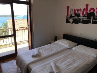 Patak's place, amazing view - Hvar - 4
