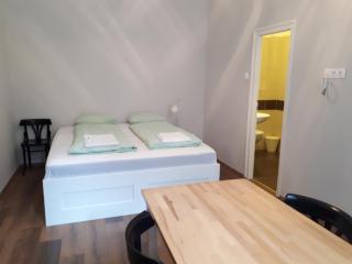 Dob15 Small Apartment - 1