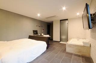 Queens Hotel Seomyeon Busan - Busan - 3