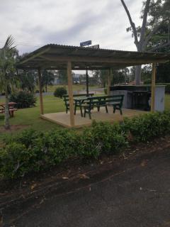 Lakeside Lodge Motel - 1