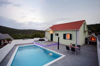 House Lucia - 1