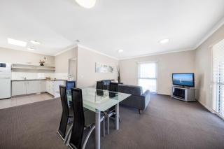 Moonlight Bay Apartments - Rye - 3