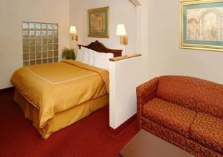 Quality Suites Fort Myers I-75 - 5