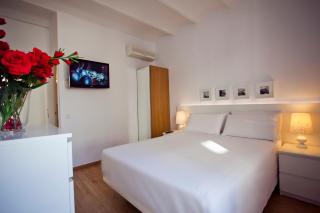 Ramblas Apartments - 9
