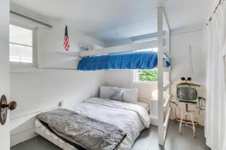 Historic Shore Cottage - Port Madison - 1