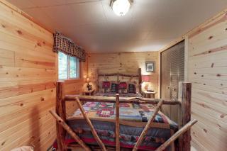The Creekside Cabin - 1