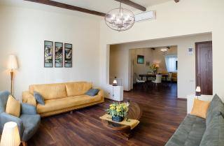 Picturesque Four Bedroom Four Bathrom Penthouse Apartment - 9