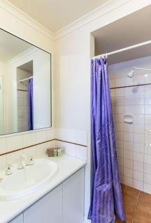 Granita's - 2 bedroom converted South Fremantle warehouse apartment - Fremantle - 5