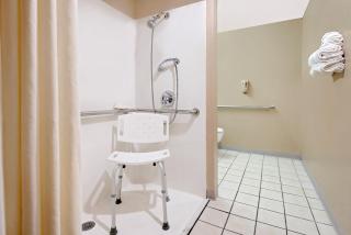 Microtel Inn & Suites by Wyndham Joplin - Joplin - 6