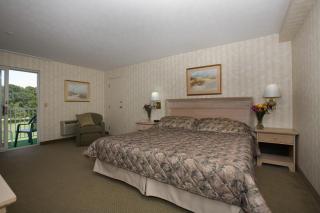 Winnapaug Inn - 8