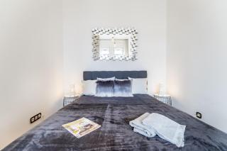 BpR Luxe de Noir et Blanc Apartment - Budapeste - 5