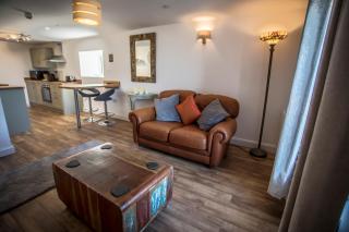 Waters Edge Holiday Apartments - Benllech - 7