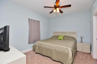 Laketown Wharf Resort by Panhandle Getaways - 9