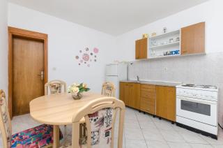 Apartments Helena - Ivan Dolac - 7
