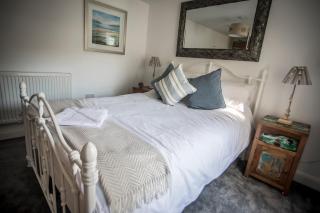 Waters Edge Holiday Apartments - 6