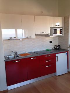 Rosso Apartment 400 m from Beach, Comfortable Stay & Free Parking - 7