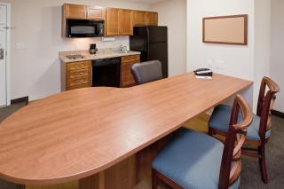 Candlewood Suites Indianapolis East by IHG - 6
