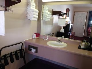 Twelve Oaks Inn - 4