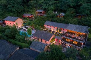 Yangshuo Ancient Garden Boutique Hotel-English speaking team&Swimming pool&Activities organized&Free pick up from Airport or TS over 4 nights - 2