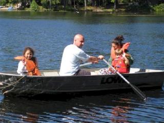 Hide-A-Way Waterfront Cottages - Lake Luzerne - 4