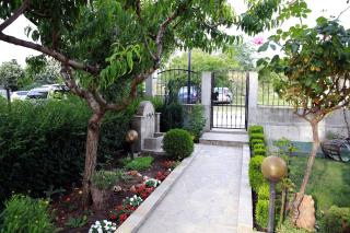 Guest House Ivanovi - 1