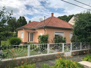 Liget nyaralóház - Balatonföldvár - 0