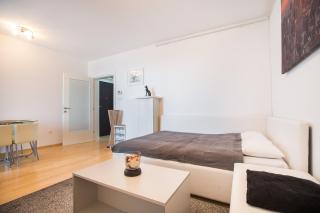 Cozy & Modern Studio with Balcony - Zagabria - 5