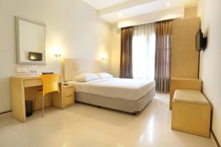 Triniti Hotel Batam - Nagoya - 8