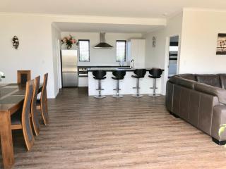 Otaki Beachfront Getaway - Otaki Beach - 8