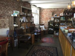 Nine-T-Teen Bed and Boutique - Amsterdam - 5
