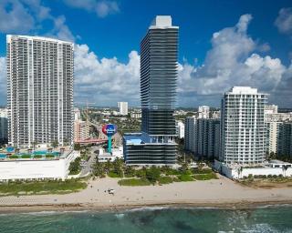 Rent in LYFE Resort - Hollywood - 7