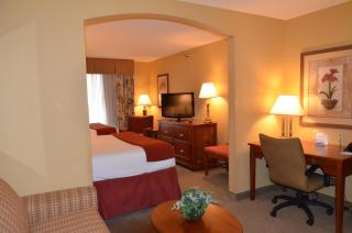 Holiday Inn Express & Suites Bloomington by IHG - Bloomington - 5