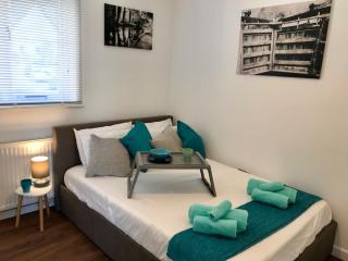 Upper Highview - Self Catering Apartment, fpventures Stroud - Stroud - 3